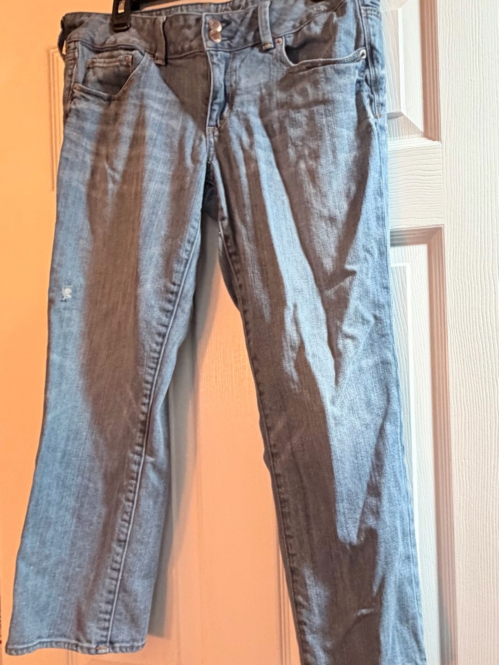 Sz 12 American Eagle Women's Light Denim Wash Capri Jeans